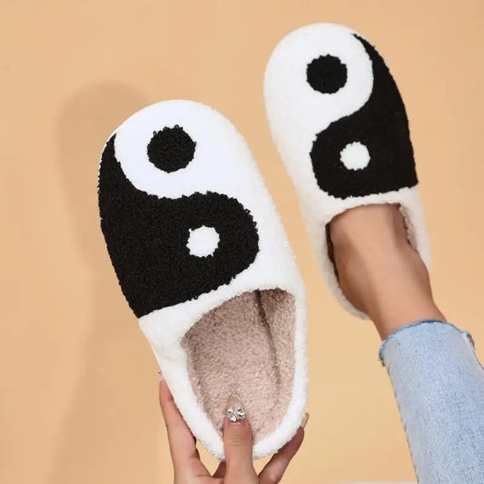 Fluffy Slippers Women Home Casual Plush Winter Designer Shoes Girls Flats Chic Elegant Platform Slippers Indoor Warm Large Size